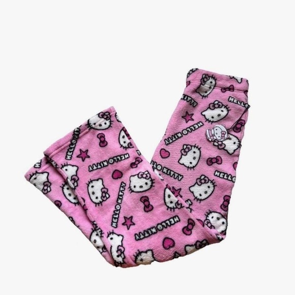 Hello Kitty × Forever 21 fuzzy pink pants - Picture 3 of 3